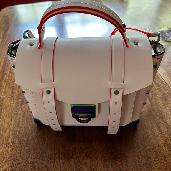 Michael Kors Manhattan Crossbody Bag Optic White with Oil Slick hardware finish. - Picture 11 of 16